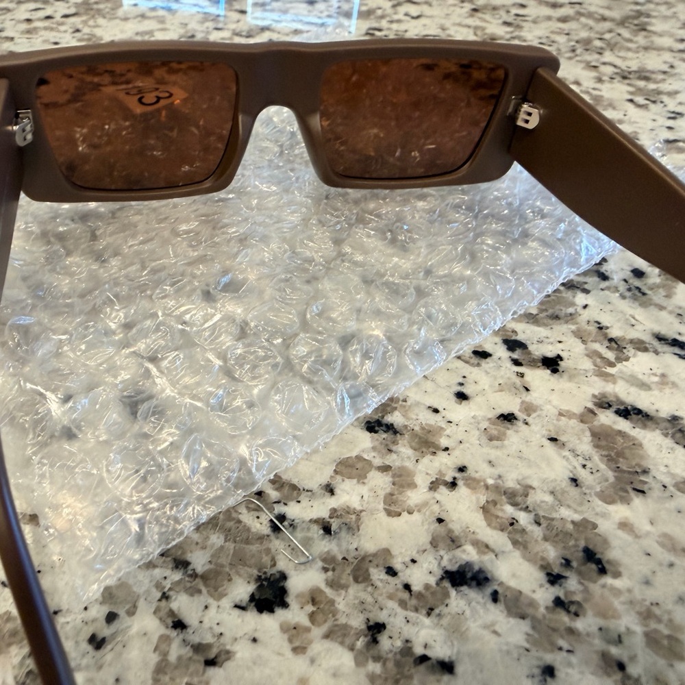 REVOLVE Taupe Rectangular Sunglasses NWT - image 3